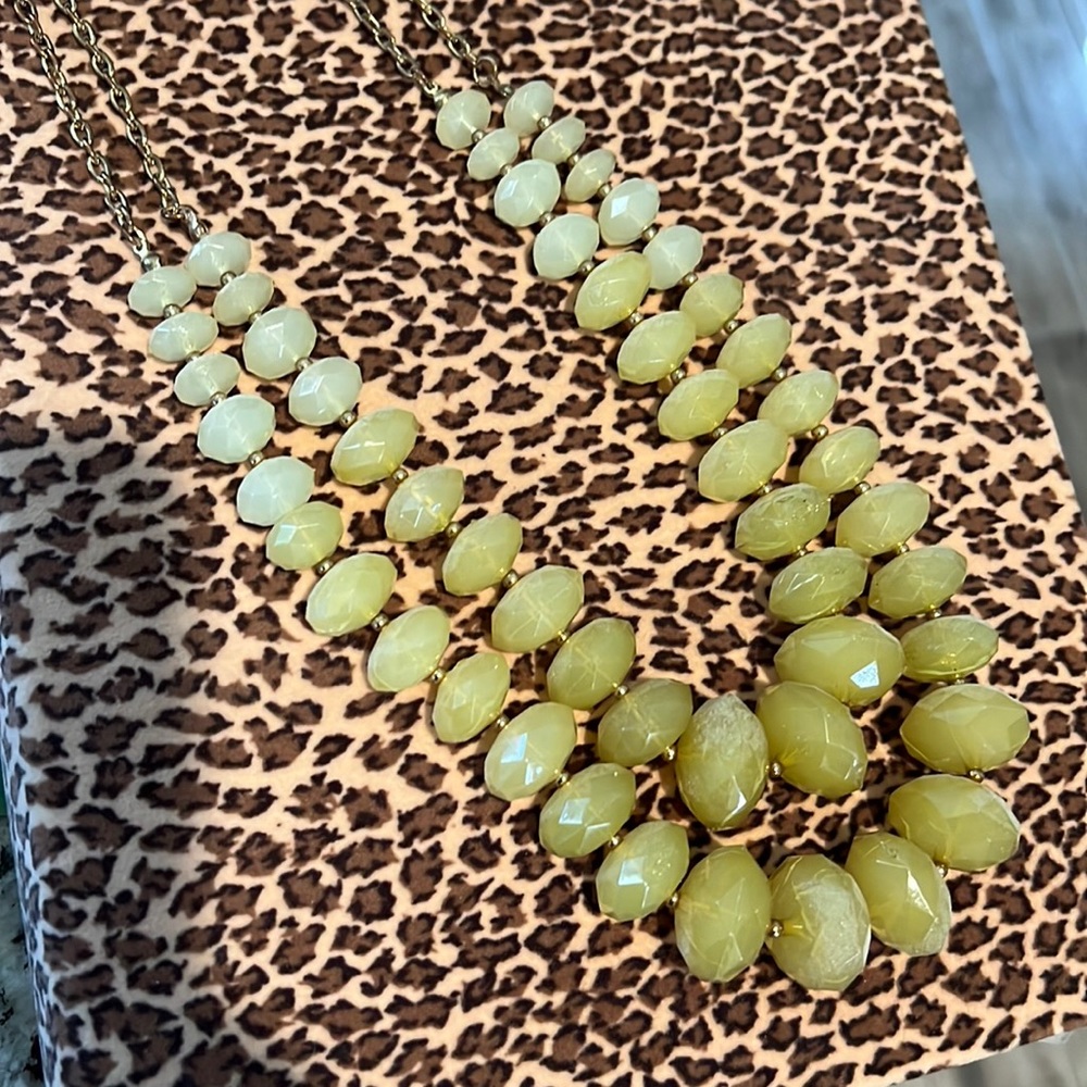 Gradient green beaded necklace